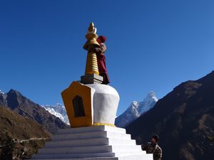 The Khumbu maintenance team in action