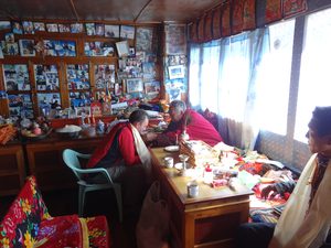 Receiving a blessing from the lama