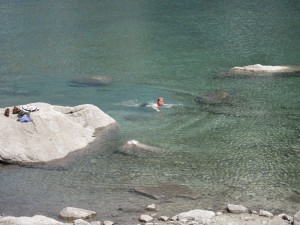 Ross swimming in Estany de Mar